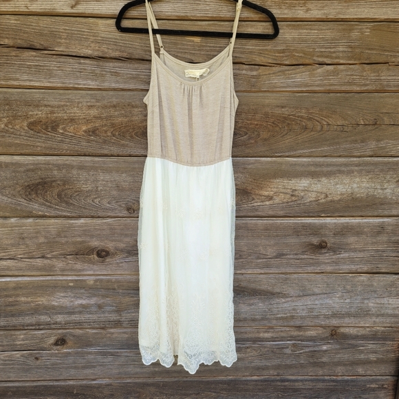 A'Reve Dresses & Skirts - A'reve, Size Medium, Tan & Cream